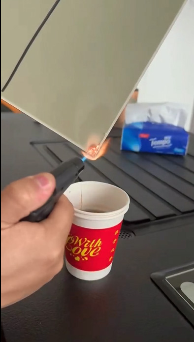 ���̰���