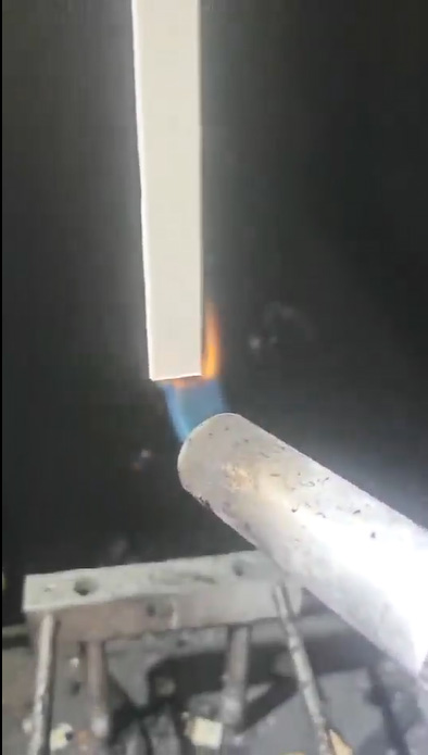 ���̰���